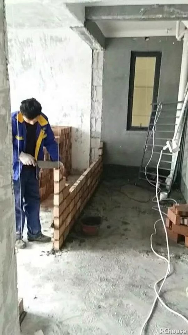 丹江墙纸平没有概率装修中,门头梁,以后砌墙的江水就开裂了电视瓦工亚克力图片