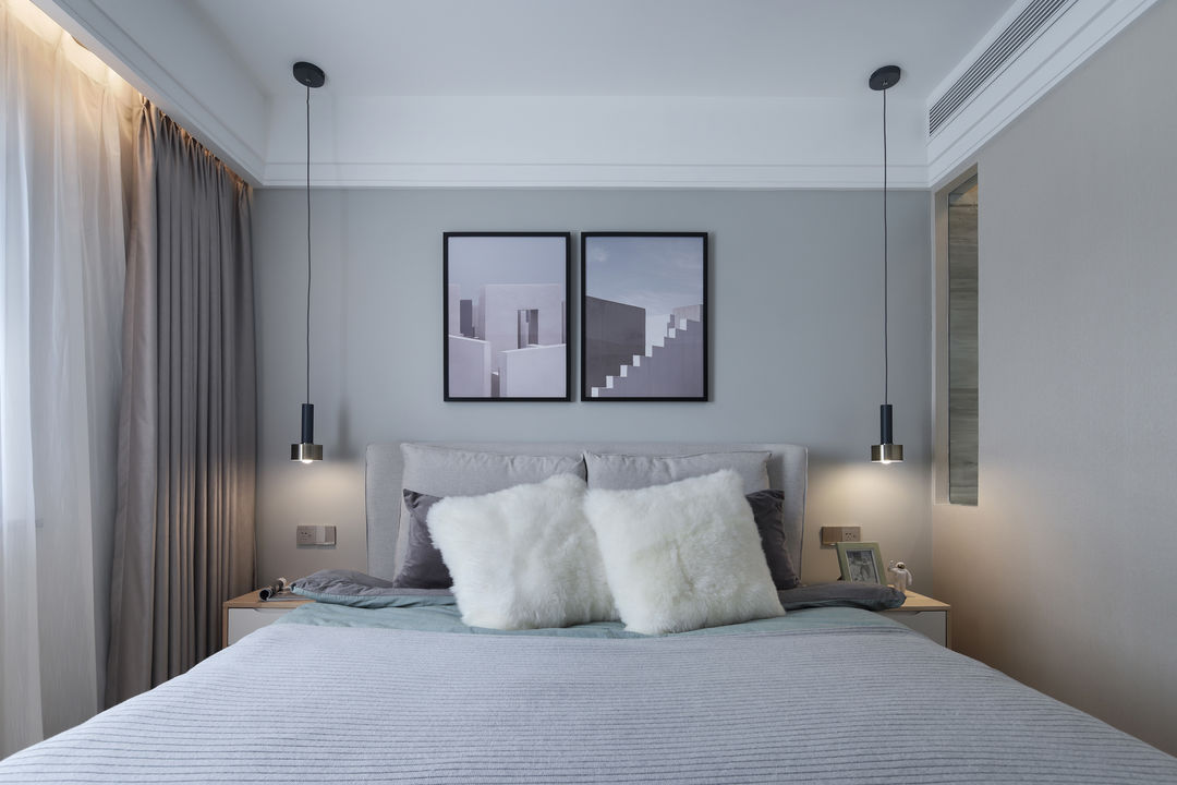 天花的无主灯设计与整体软装的搭配为卧室的温馨,精致感