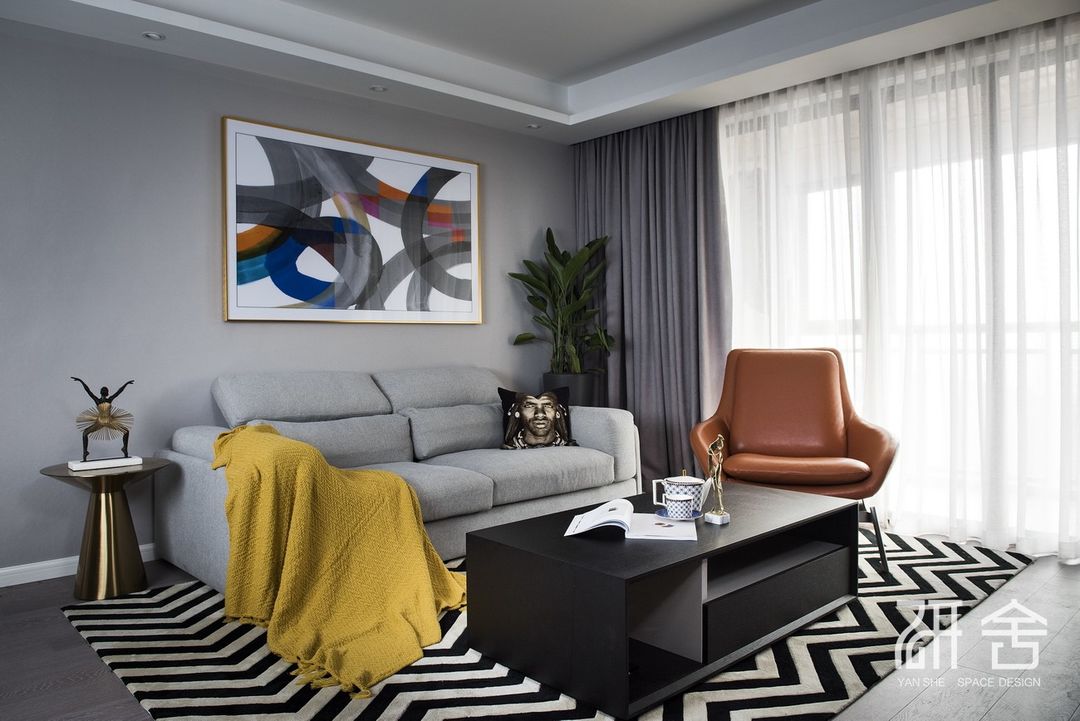 高级灰+时尚黄，打造120平三居室现代简约风之家