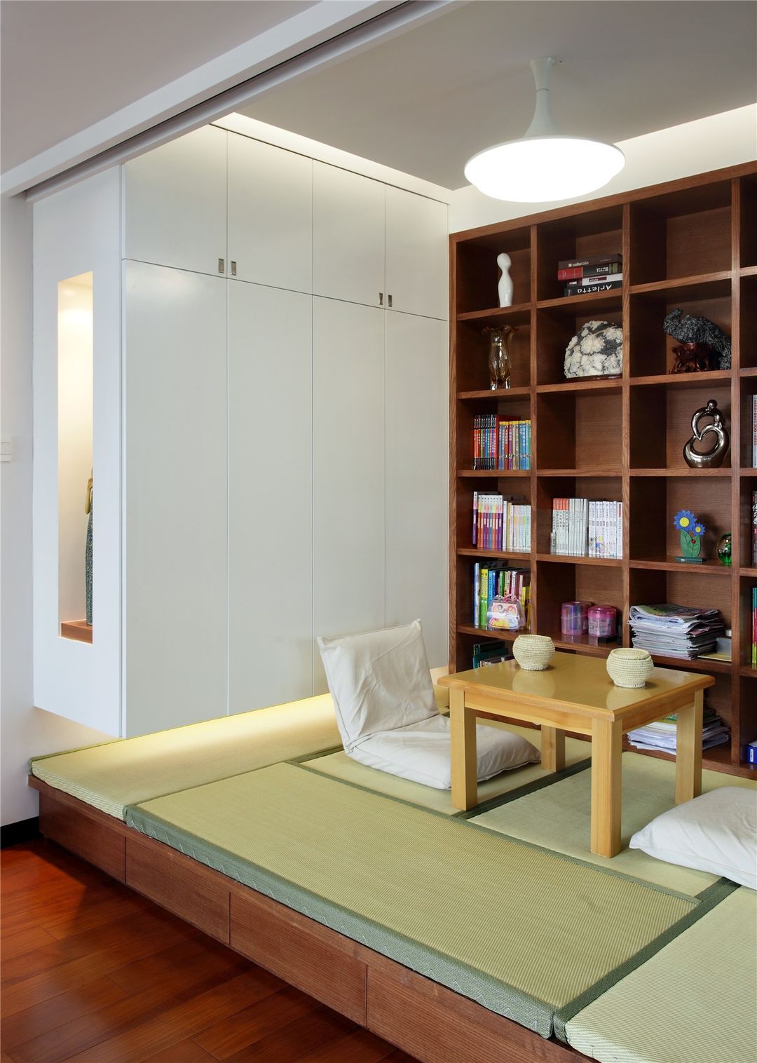 现代小户型卧室储物架/储物柜-上海装潢网