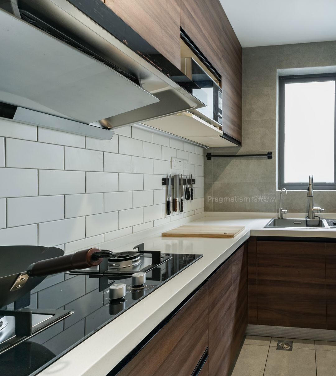 胡桃木中式古典风格L型厨房装修效果图-房天下装修效果图